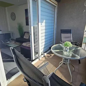 Guver Balcony & Garage Apartment Rijeka