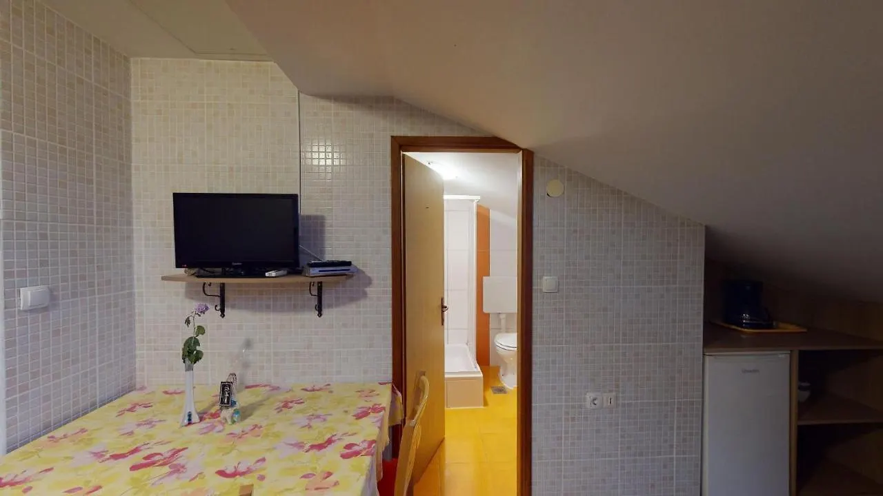 Casa Del Sol Bed&Breakfast Sukošan Appartement