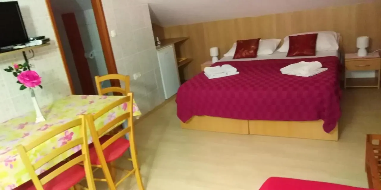 Casa Del Sol Bed&Breakfast Sukošan Appartement